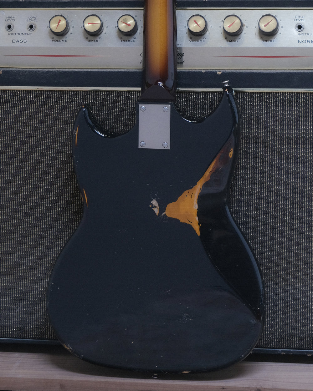 Piano Black over Tobacco Burst